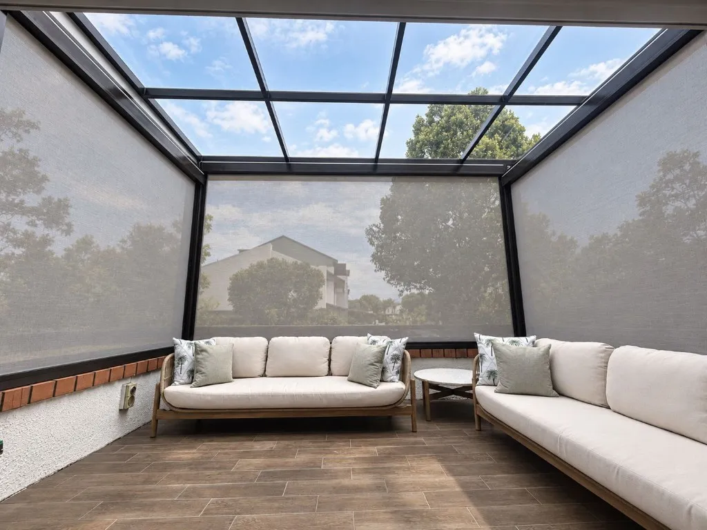 Tempered Laminated Glass Roof by Smart Shades - after installation